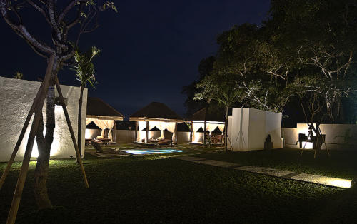 Studio Rooms Garden at night